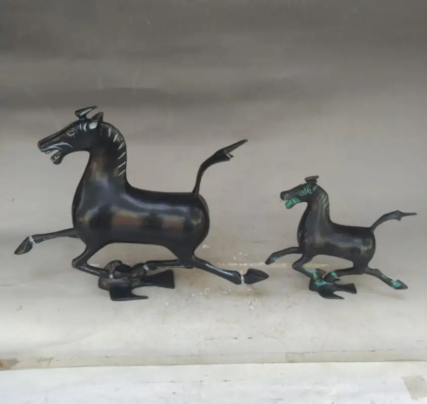 

China bronze horse stepped swallows crafts statue