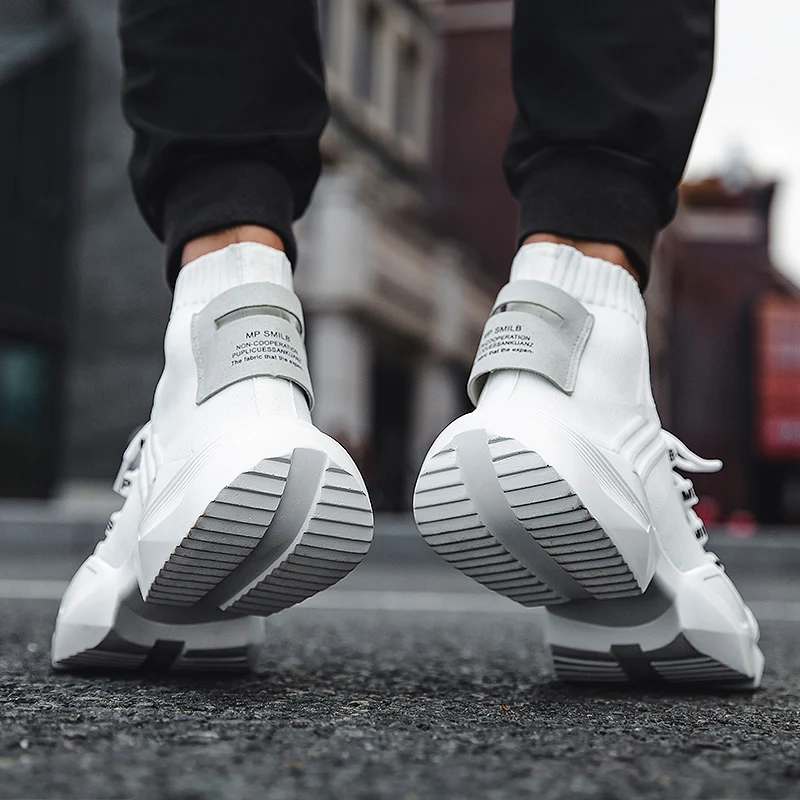 

2020 Summer Men's Casual ShoesBreathable Colorful Light Mesh Outdoor Sports Casual Light Tide Shoes Men Fashion Sneakers