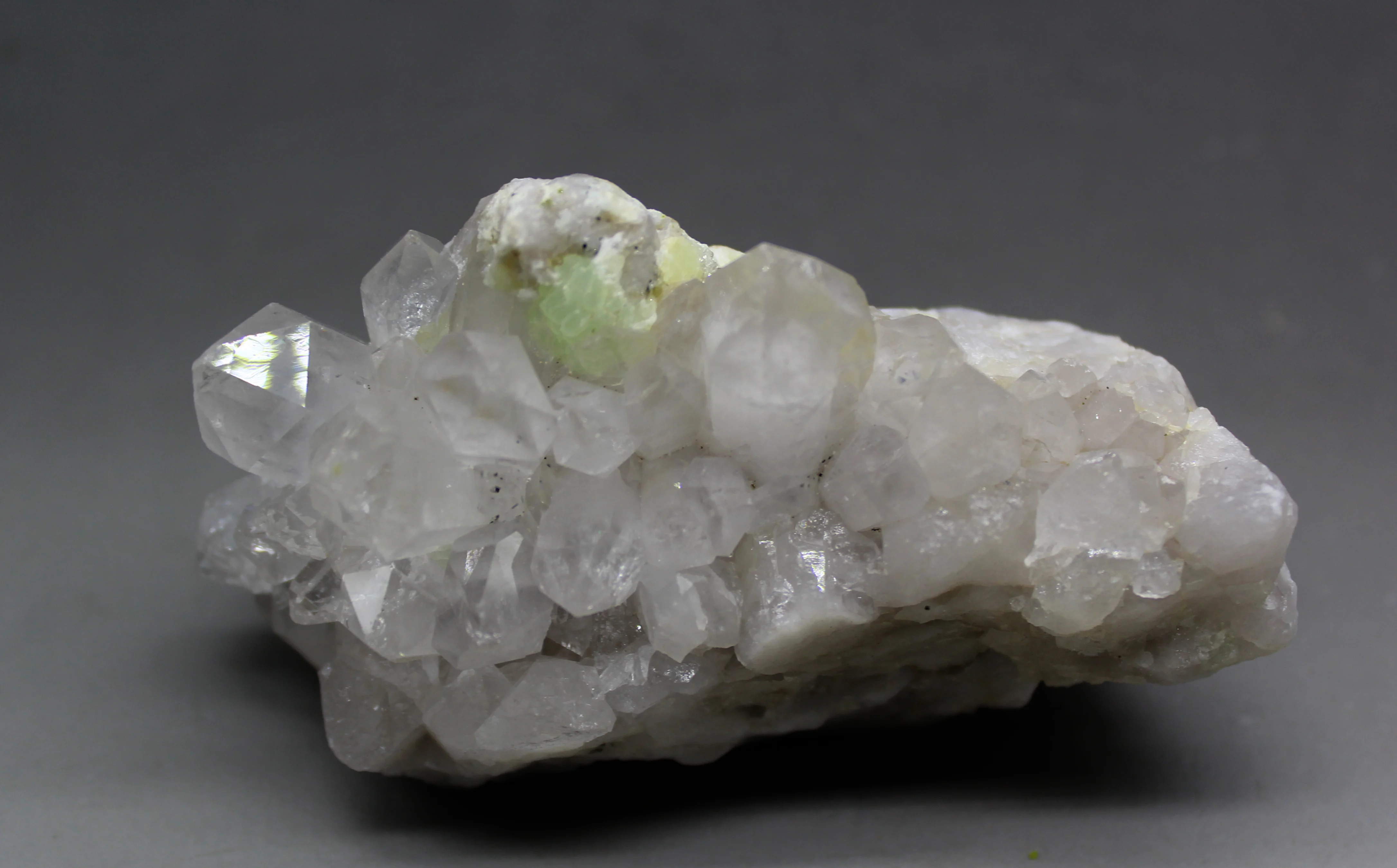 120 г натуральный прехнит и белый кристалл симбиотические минеральные образцы камни и кристаллы целебные кристаллы кварцевые драгоценные камни