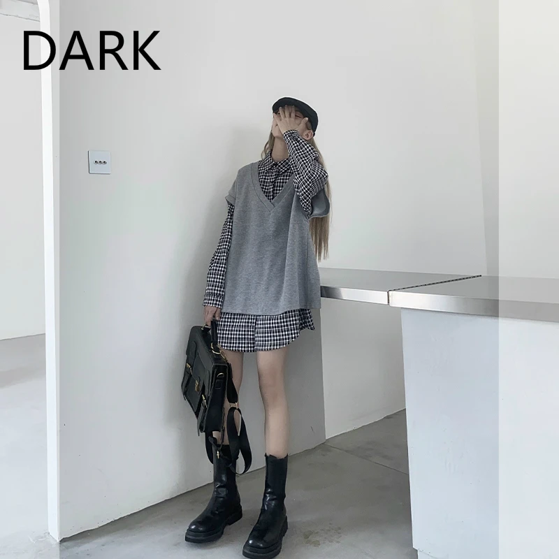 

DARK Loose V-neck Knitted Vest Women's 2020 Early Autumn New Loose Wool Sweater With Top Tide