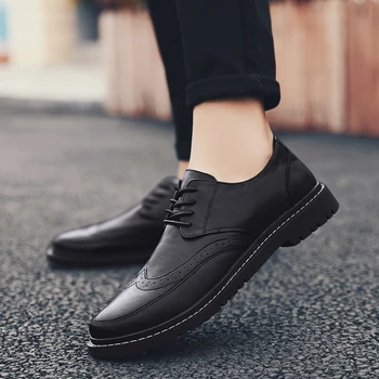

2020 Men Shoes spring Autumn New Fashion brogue lace up Casual Shoes outdoor Classic Leather Shoes Men Sneakers Fashion Men