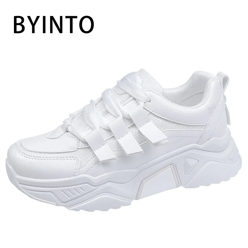 white chunky tennis shoes