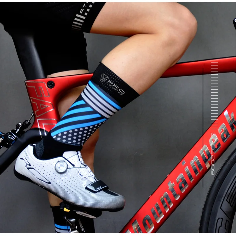 

2020 New Anti Slip Cycling Socks Professional Breathable Comfortable Women Men Running Football Outdoor Sports Socks