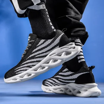 

2020 spring Flying Woven Mesh Shoes Sports Tide Coconut Men Shoes Men's Sneakers Casual Light Running Male vulcanized shoes