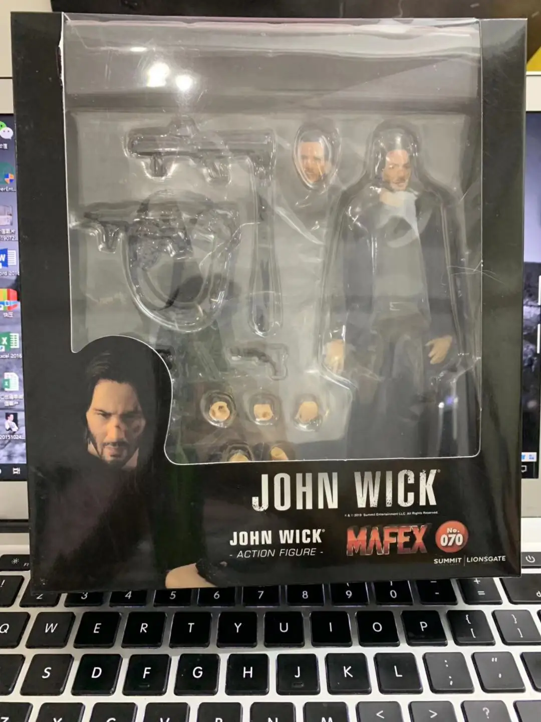 with retail box Медиком Mafex 061 MAFEX Джон Вик ПВХ коллекционные подвижные суставы фигурка игрушки - Цвет: with retail box
