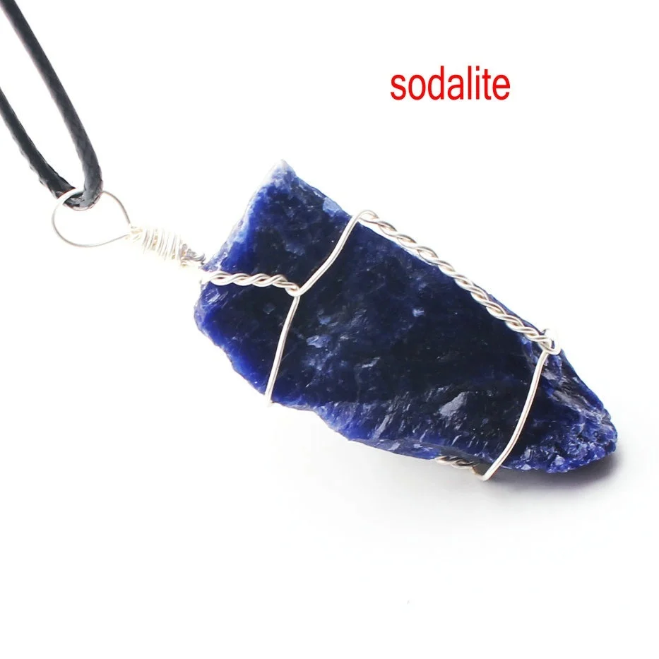 sodalite with rope 1 шт чакра кварц натуральный образец кристаллического минерала грубая нерегулярная подвеска ручной работы драгоценный камень с бесплатной веревкой - Цвет: sodalite with rope