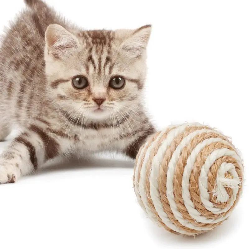Pet Cat Игрушка для домашнего животного устойчивый к царапинам сизаль плетеные шарики игрушка Крытый кошатник мяч прочная игрушка(случайный цвет