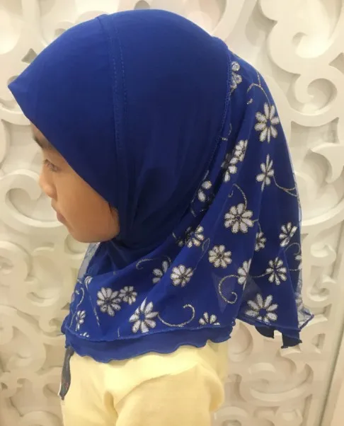 Beautiful Small Girl Al Amira Hijab with Flowers Fit 2-7 Years Old Muslim Kids Pull On Islamic Scarf Headscarf muslim headwear head scarf hijab headscarf