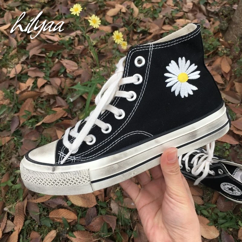 

2020 New Women Canvas Shoes Female Retro Classical Ankle Vulcanized Shoes Daisy Design Spring Girls Fashion Canvas Shoes Women