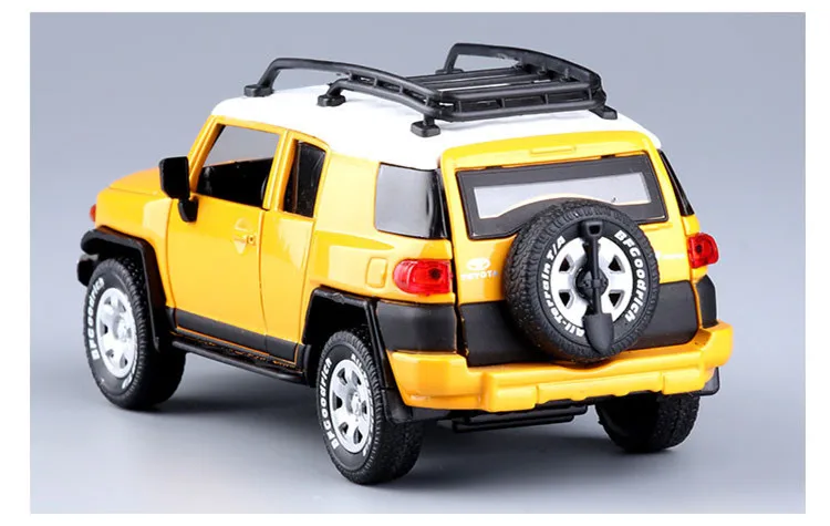 Высокая имитация 1:32 Toyota FJ CRUISER модель SUV, Изысканный детский звук и свет игрушка с инерционным механизмом внедорожная модель