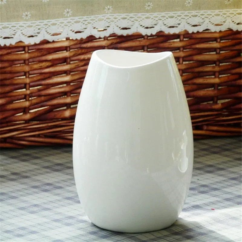 Nordic Minimalist Classic White Porcelain Vase Ceramic Crafts Fashion Modern Dried Flower Vase Creative Gift Home Wedding Decor