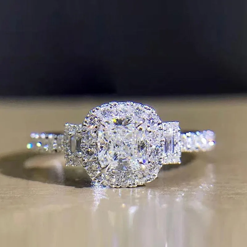 

Luxury Silver Color Princess Shiny Crystal Zircon Stone Rings Women Elegant Band Ring Brilliant Noble Wedding Engage Party Rings