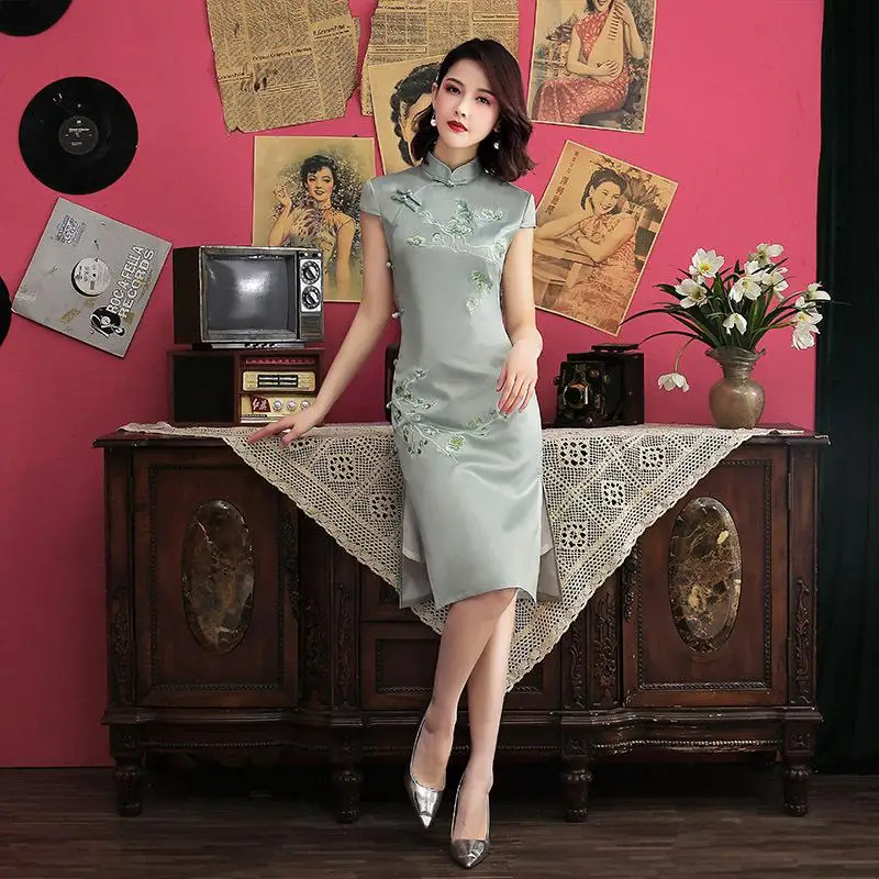 Элегантное тонкое женское атласное платье Qipao с цветочной вышивкой, сексуальное короткое зеленое платье Чонсам 3XL, новинка года, вечерние выпускное платье vestidos - Цвет: Синий
