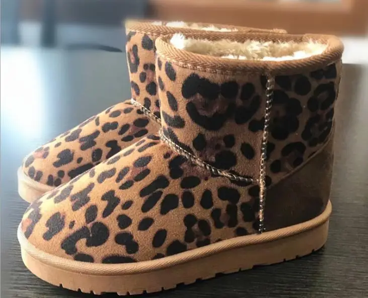 Зимние сапоги классические однотонные короткие сапоги