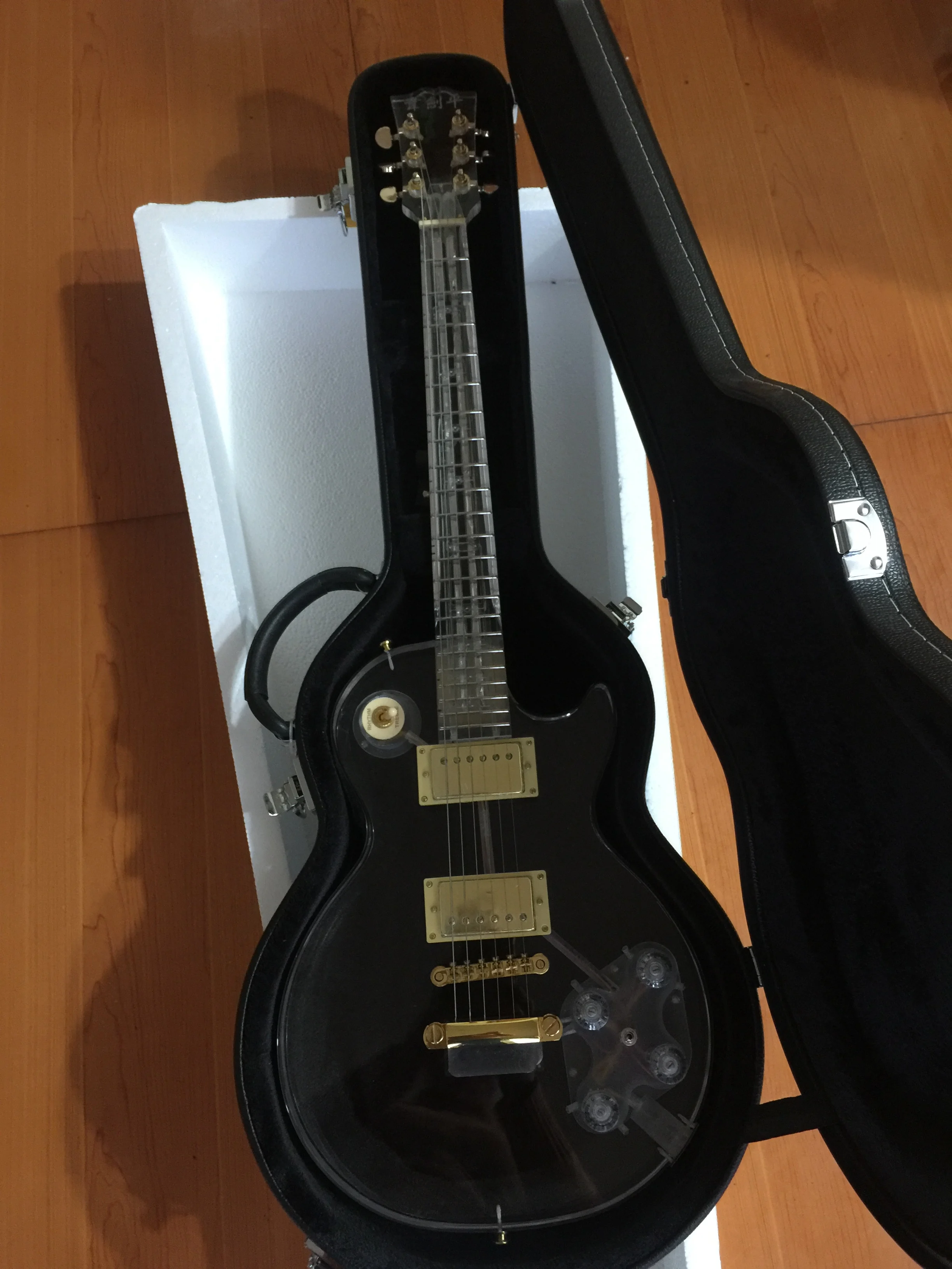 

Electric guitar, all acrylic crystal high quality guitar and guitar box can be customized for Chinese electric guitar