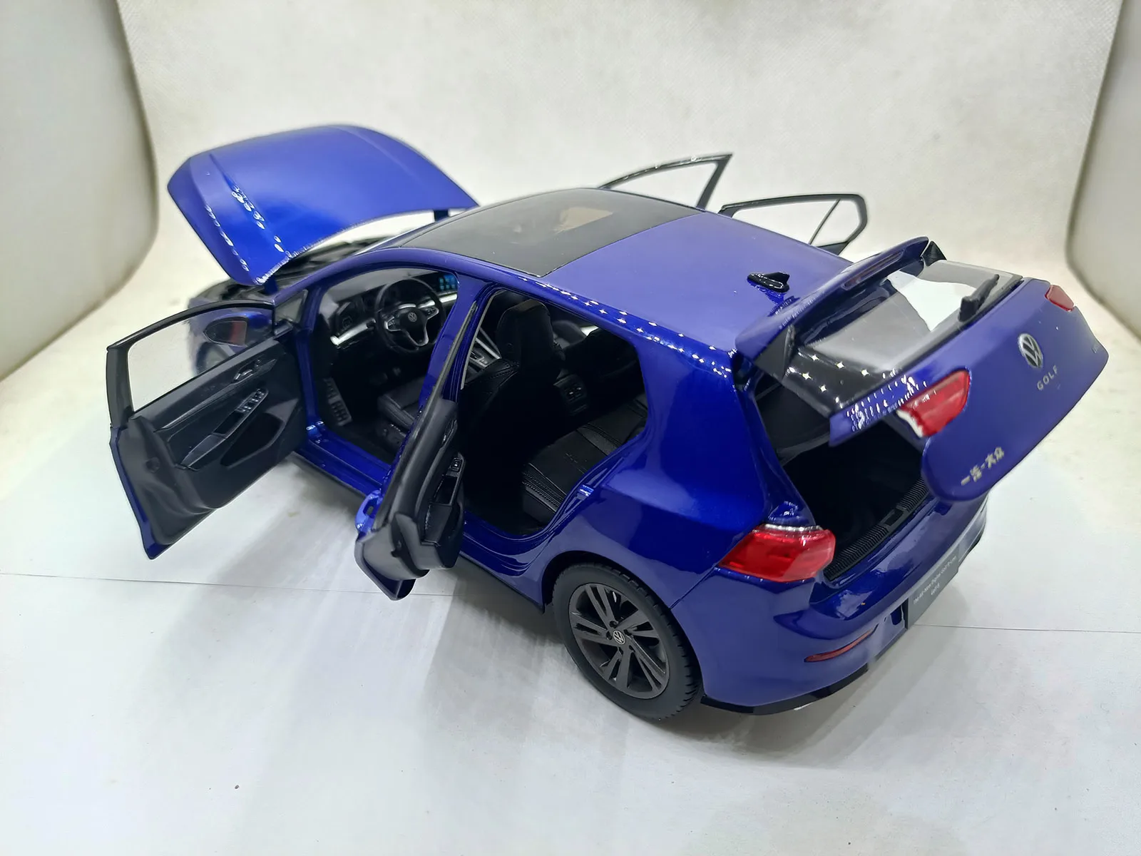 即納！最大半額！ 1/18 フォルクスワーゲン ゴルフ GTI ミニカー