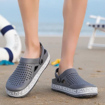 

2020 Men Sandals Black Blue Summer Sandals EVA Garden Clogs Soft Memory Foam Hospital Shoes Slip On Beach Slippers