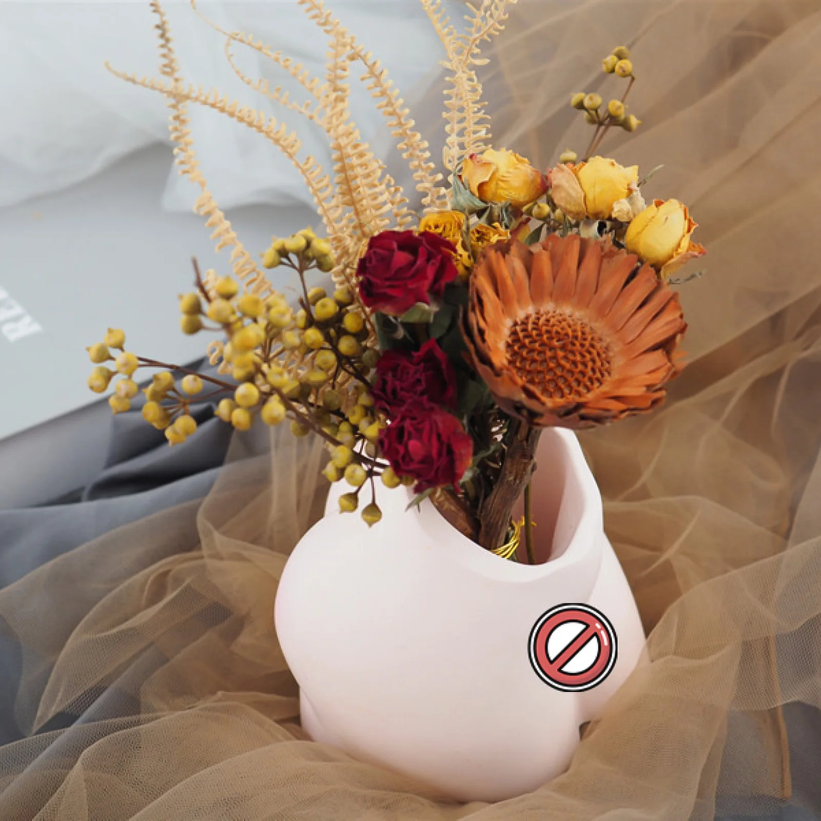 Nordic Body Shape Creative White Resin Vase Simple Dry Flower Insert Artist Residence Decorative Ornaments Modern Home Decor | Дом и сад