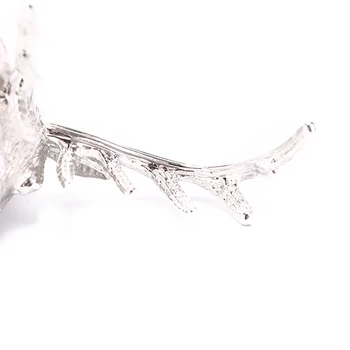 

New Wine Pouring Device Tool Accessories Deer Head Red Wine Bottle Cork Pourer Stopper Wake Up Device