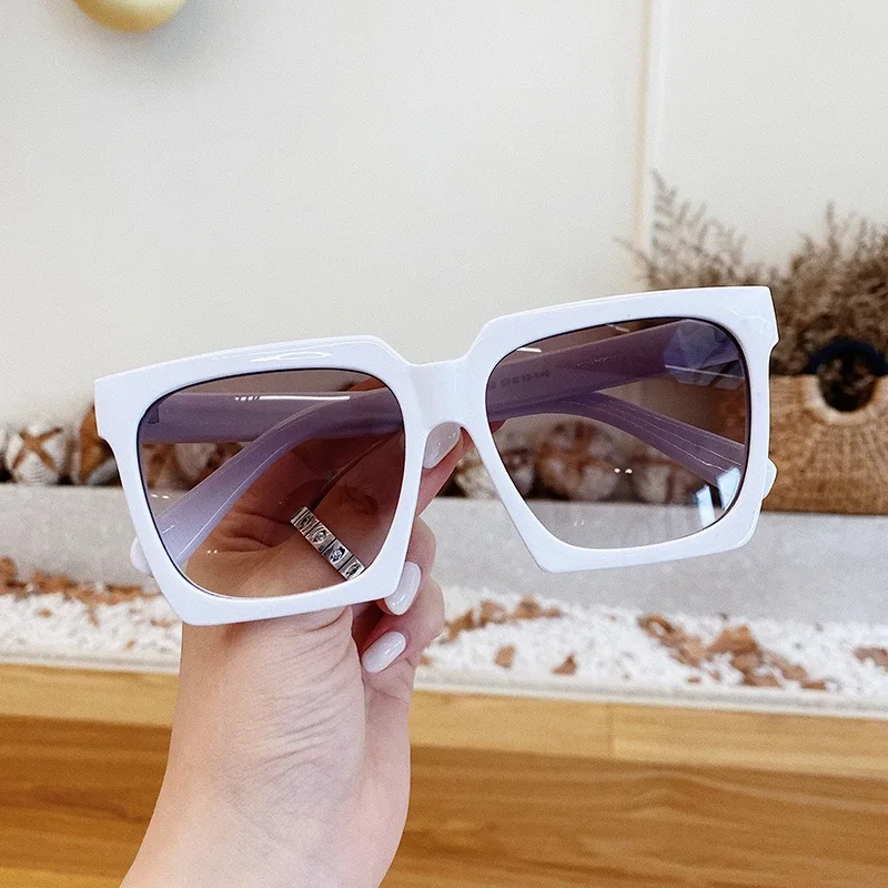 Retro Luxury White Square Sunglasses Korean Fashion Transparent Sun Glasses for Women Feminino