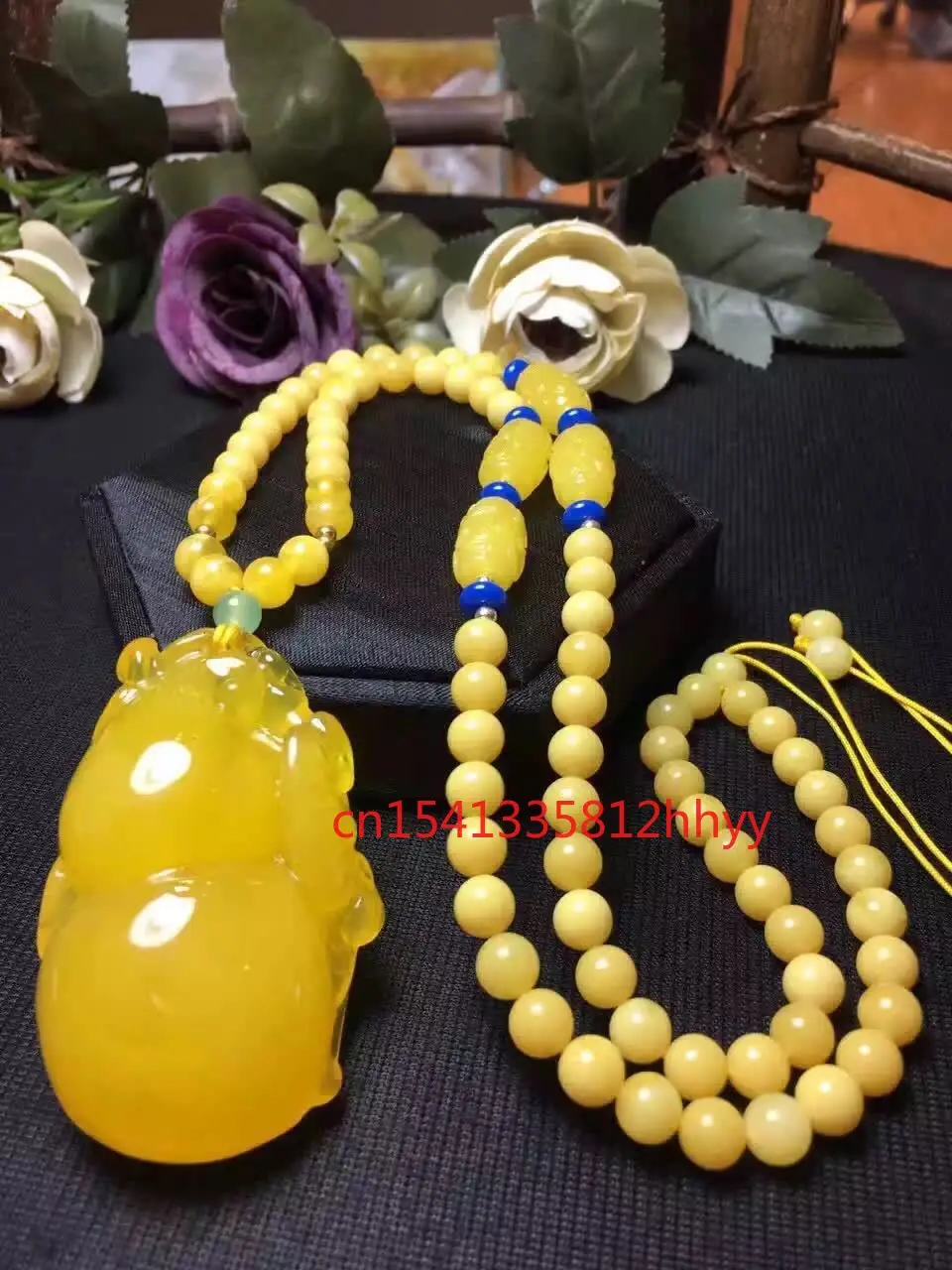

Hot Selling New Amber Beeswax Necklace Pendant Charm Jewellery Hand-Carved Pendant for Women Men Fashion Accessories