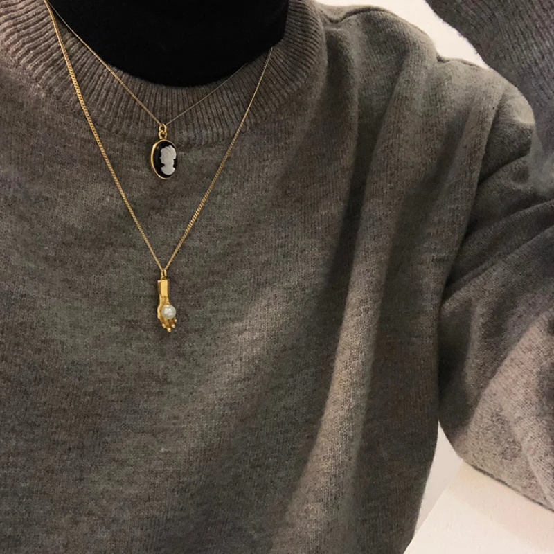 

Silvology 925 Sterling Silver Hand Finger Shell Pearl Pendant Necklace for Women Creative Nordic Style Necklace Festival Jewelry