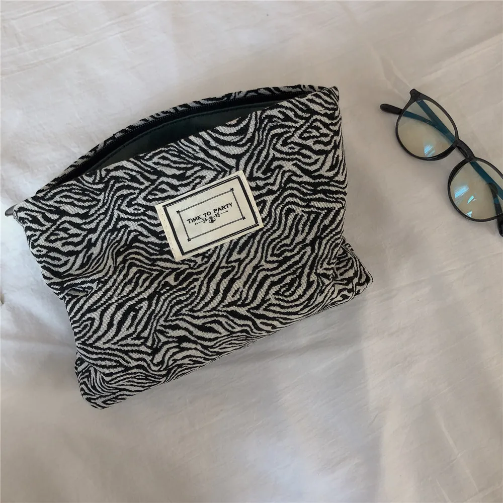 Black and White Women's Fashion Handbag Zipper Mobile Cosmetic Storage Bag Organizer Canvas Makeup Toiletry Clutch Mask Storage Black and White Women's Fashion Handbag Zipper Mobile Cosmetic Storage Bag Organizer Canvas Makeup Toiletry Clutch Mask Storage