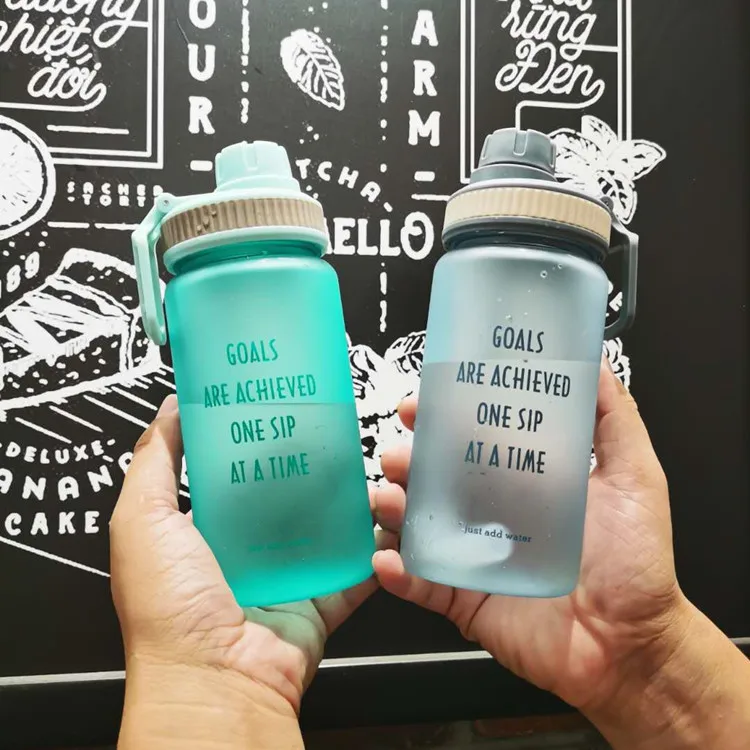 Простая ветряная соломенная пластиковая бутылка для воды термостойкая матовая