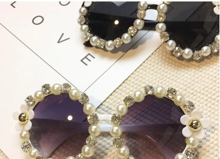 womens ray bans Gorgeous Women Round Sunglasses Crystal Diamond Pearl Handmade Eyewear UV400 Mirror Lens Flower Design Summer Sun Glasses big sunglasses