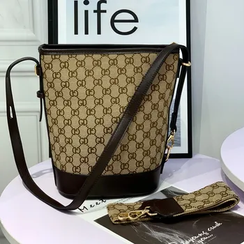 

Large capacity bag 2020 new Chaowang Honggang Fengshui Bucket Bag Fashion canvas bag women's single shoulder slant span bag