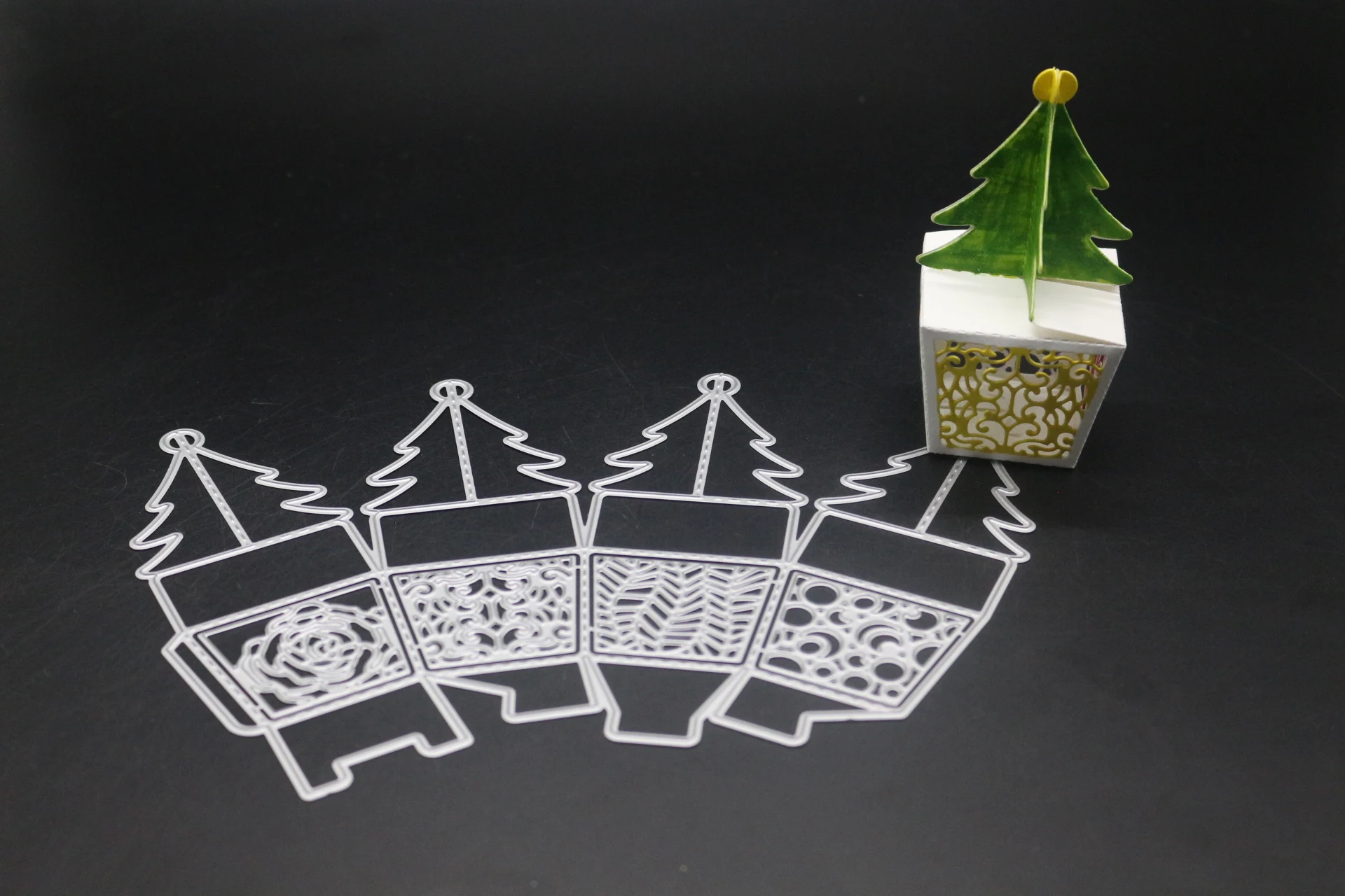 

Christmas Tree Box 21x15.4CM Metal Steel Cutting Dies For DIY Create Scrapbooking Photo Decorate Crafts Card Embossing Dies