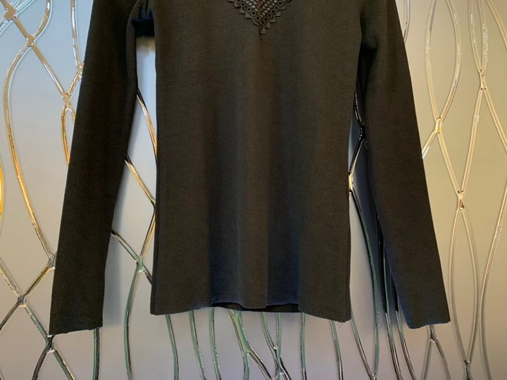 The new autumn and winter women's wild Slim fight lace sweater tops 924