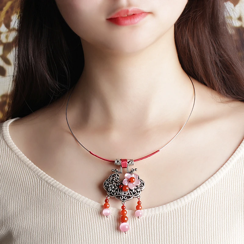 National Style Hollow Ancient Tibetan Silver Lucky-lock Shell Flower Retro Short Necklace Ethnic Jewelry
