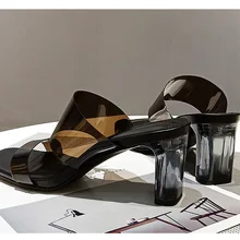Прозрачные тапочки из ПВХ; женские шлепанцы с открытым носком на высоком каблуке; пикантные женские туфли на квадратном каблуке с кристаллами; Роскошные Дизайнерские разноцветные туфли