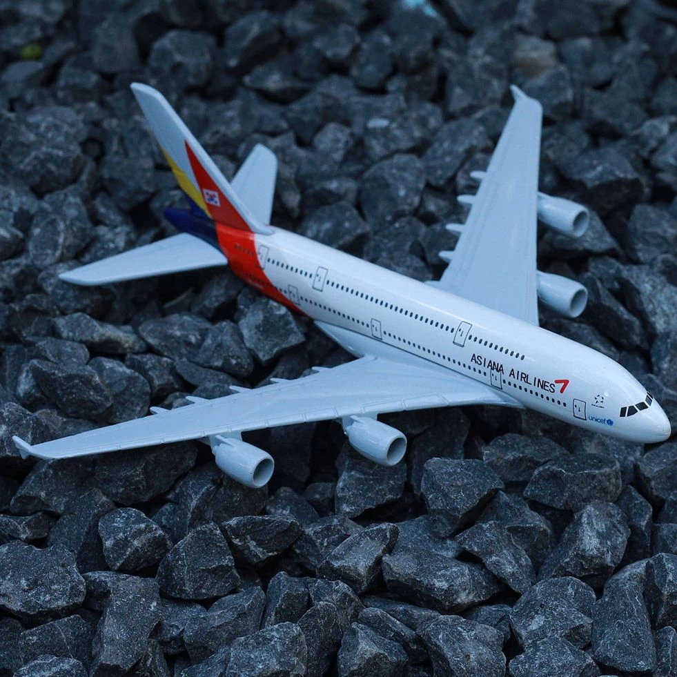 Korea Asiana Airlines A380 Aircraft Alloy Diecast Model 15cm Aviation  Collectible Miniature Souvenir Ornament