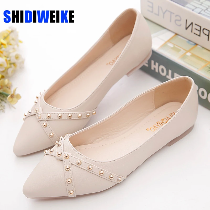 Woman Flats Shoes Rivet Spring Summer New Female Metal Pointed Toe Casaul Shoes Comfortable Flats Loafers AD220