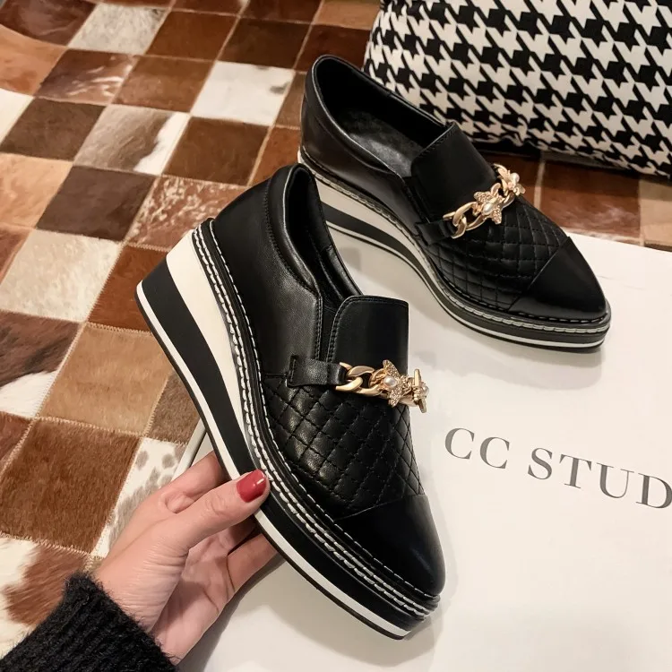

Platform Shoes Spring And Autumn Deep Mouth Loafers Pointed-Toe Deep Mouth Metal Chain Flat Slanted Heel Embroidered WOMEN'S Sho