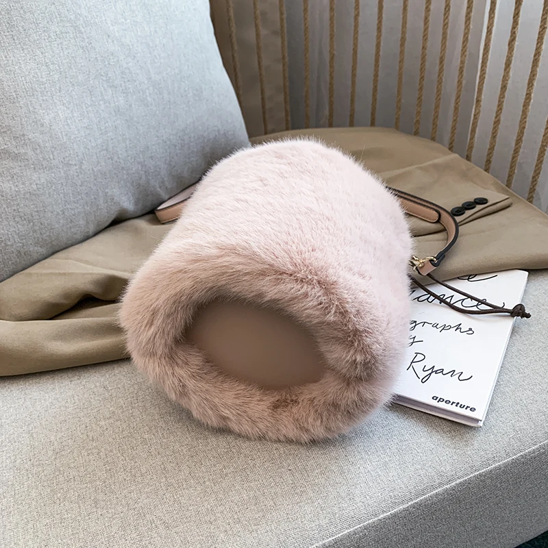 Luxury Ladies Bag Winter Crossbody Fashion Designer Bags Famous Brand Women Bags High Quality Plush Women's Bag Rounded Handles