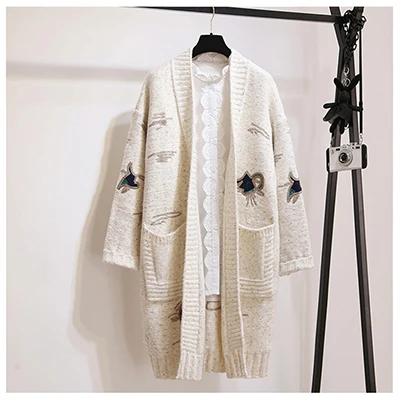 Autumn Winter Women Medium Long Sweater Thick Long Sleeve Cardigan knitted Jacket Embroidery Loose Outerwear Warm Korean Casual - Цвет: Beige White