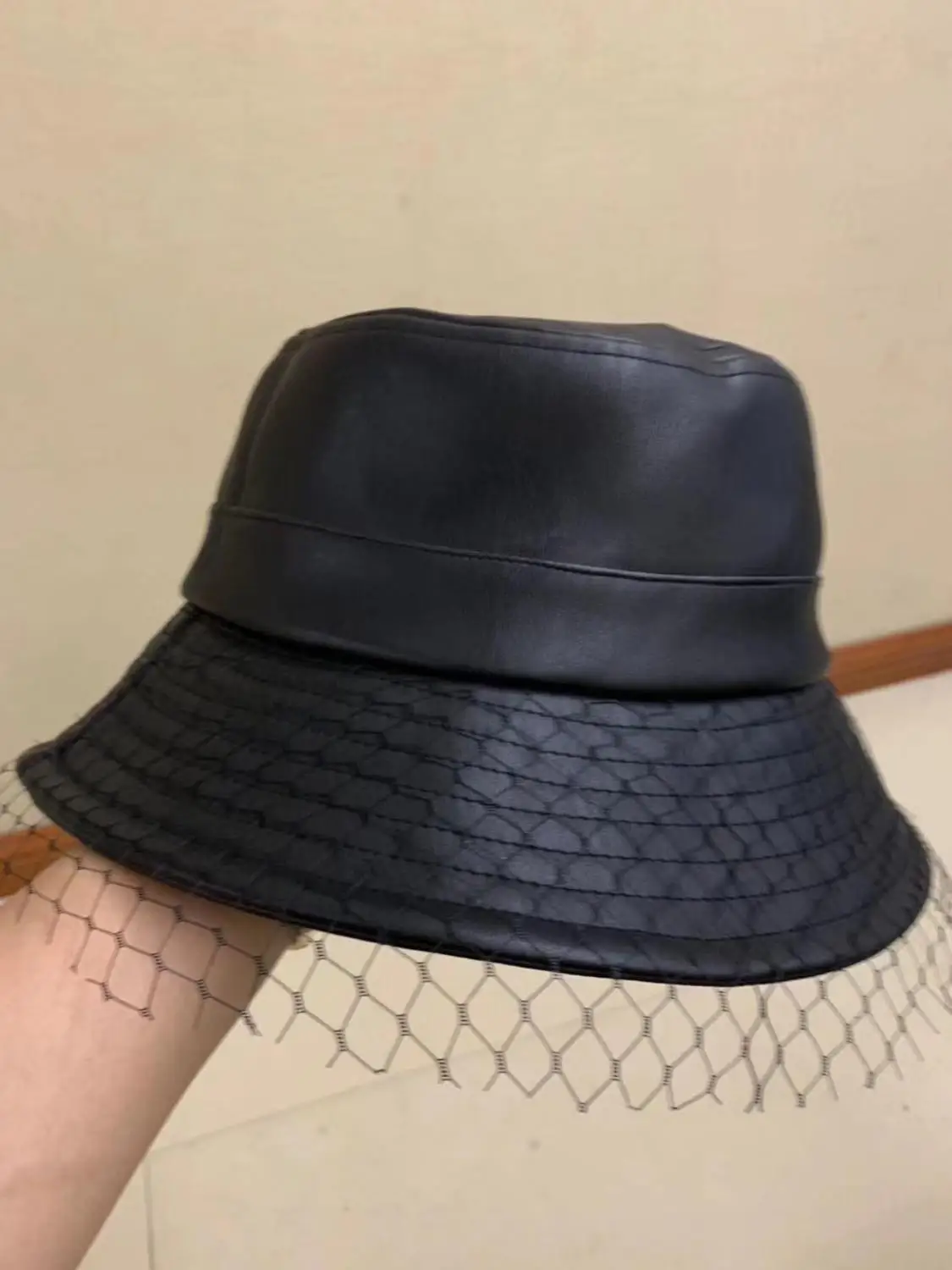 01910-jinri99 fashion faux leather black mesh lady bucket cap women fishermen hat - Цвет: Черный