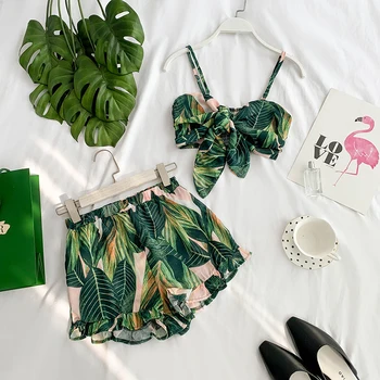 

European and American Style 2020 Vacation Style Sexy Fashion Suit V-neck Lace-up Backless Short Top + Shorts Two-piece Women
