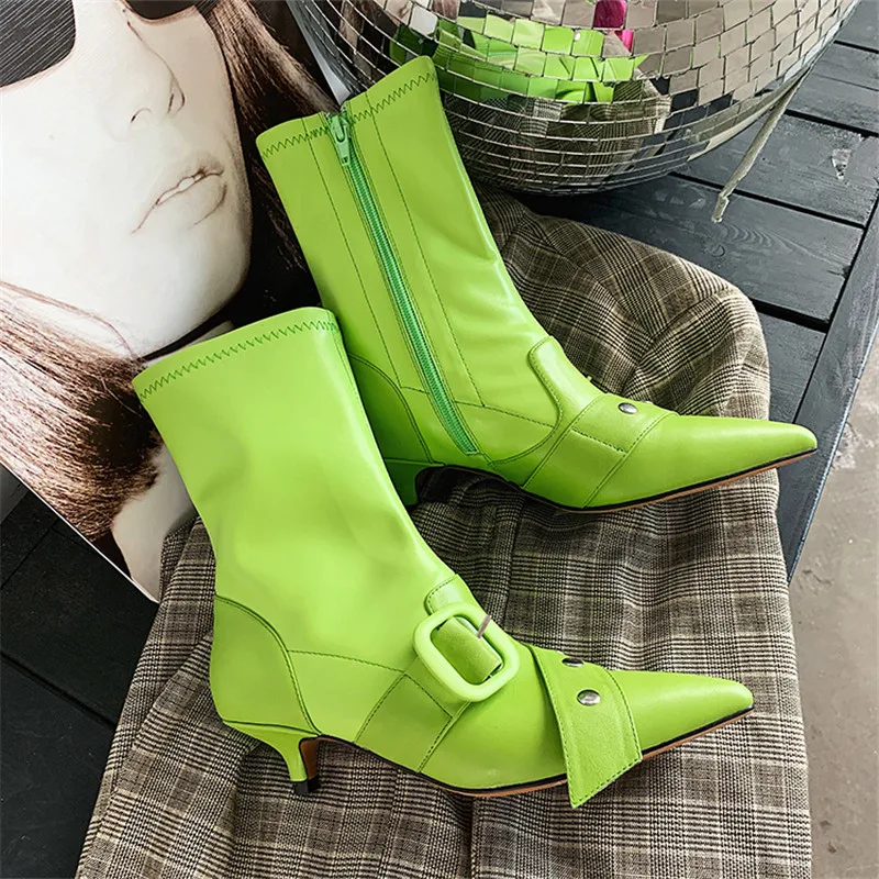 Новинка; ботильоны с острым носком в британском стиле; женские эластичные кожаные сапоги черного и зеленого цвета; тонкие сапоги с пряжкой на каблуке «рюмочка»; botas mujer
