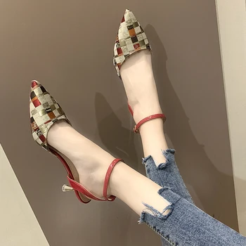 

2020 spring new style pointed toe and small grid small fresh word buckle mid heel shoes women