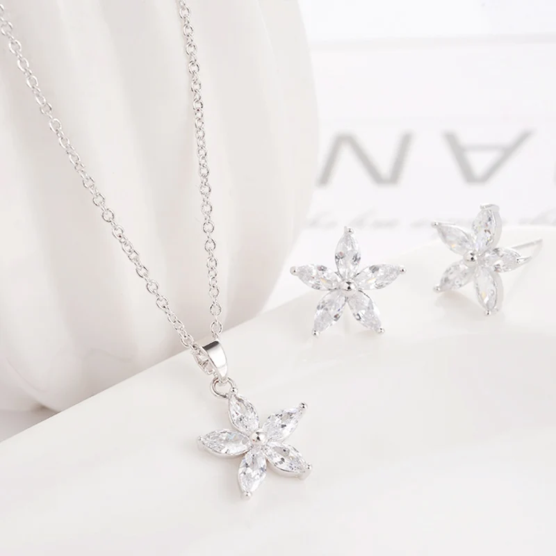 Серьги гвоздики с фианитами женские простые ювелирные украшения маленькими и