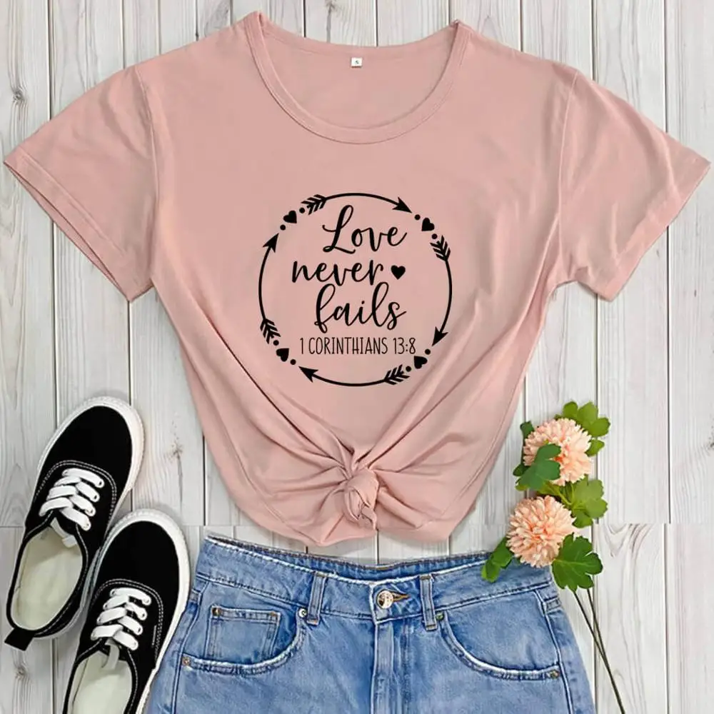 

Забавная футболка из 100% хлопка с надписью «Love Never Fails Christian»
