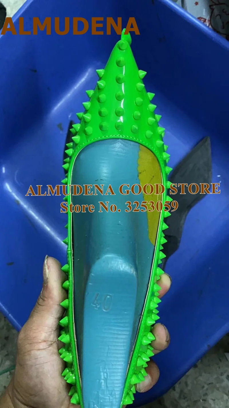 绿色漆皮全柳钉-