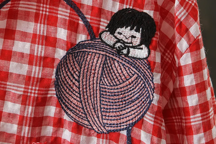 Kawaii/шерстяной шарик с вышивкой для девочек; топы с отложным воротником; клетчатая рубашка средней длины; Повседневная рубашка в клетку