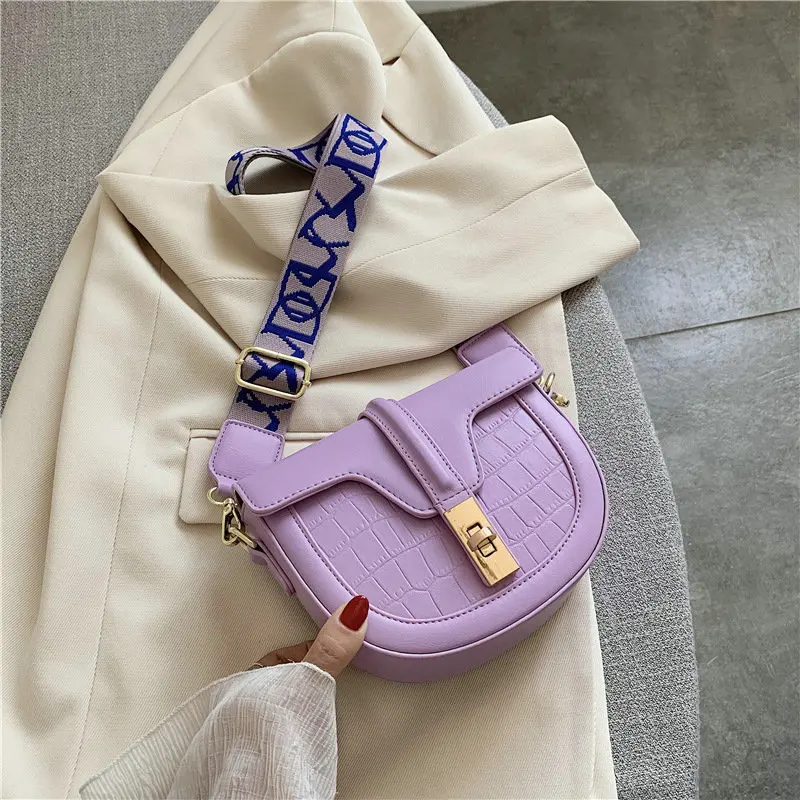 2020 New French Niche Handbags Korean Fashion Texture Net Red All-match Diagonal Saddle Bag | Багаж и сумки