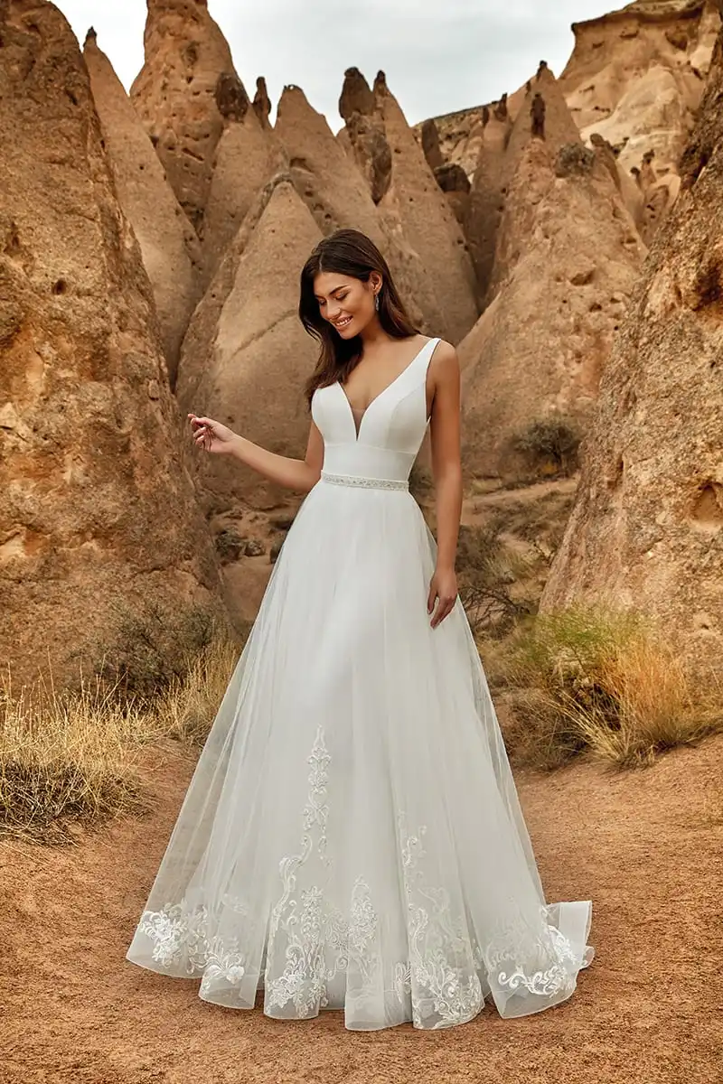 Gaun Pengantin Renda Romantis Jumpsuit 