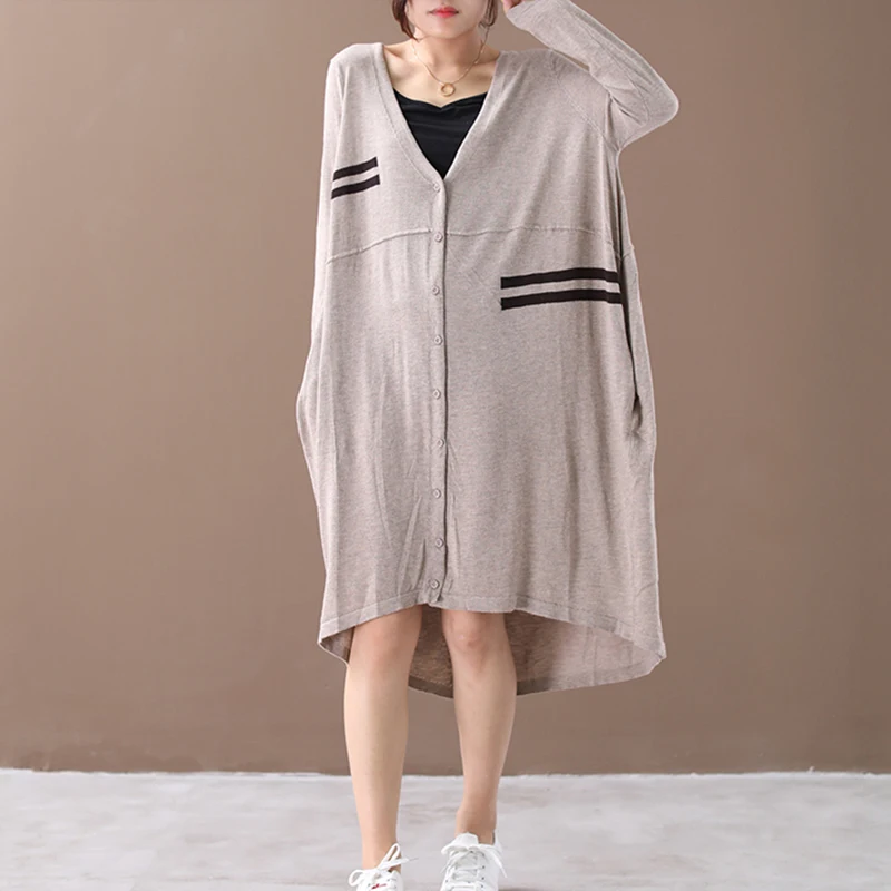 

[EWQ] 2019 Spring Summer New Pattern V-collar Long Sleeve Single Breasted Striped Vintage Loose Knitting Dress Women AH11001